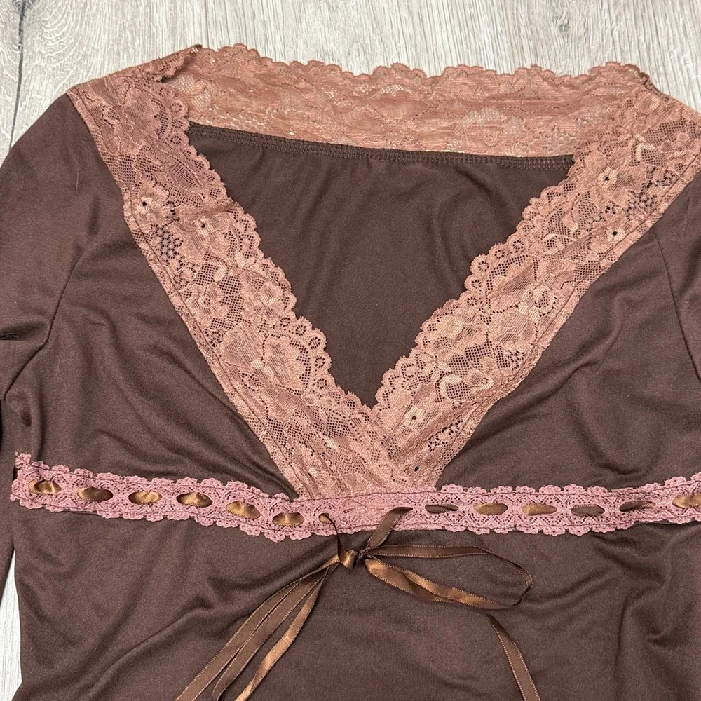 Vintage Y2K Elegant Babydoll Top with Lace and Bow - Picture 3 of 3